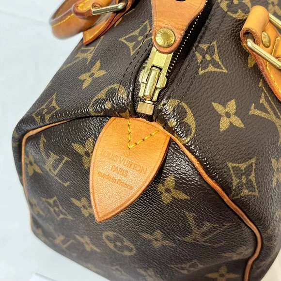 SOLD- Authentic Louis Vuitton Speedy 25 Monogram - Picture 7 of 16
